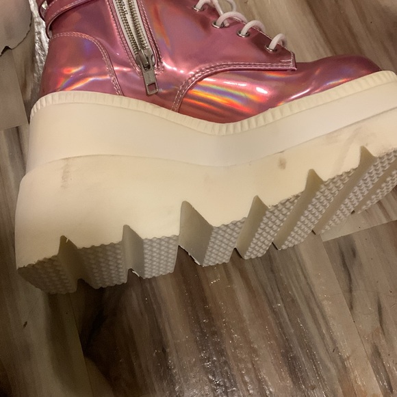 DEMONIA PINK HOLOGRAPHIC BOOTS 💖 - Picture 6 of 6